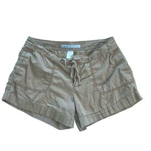 Mid rise shorts